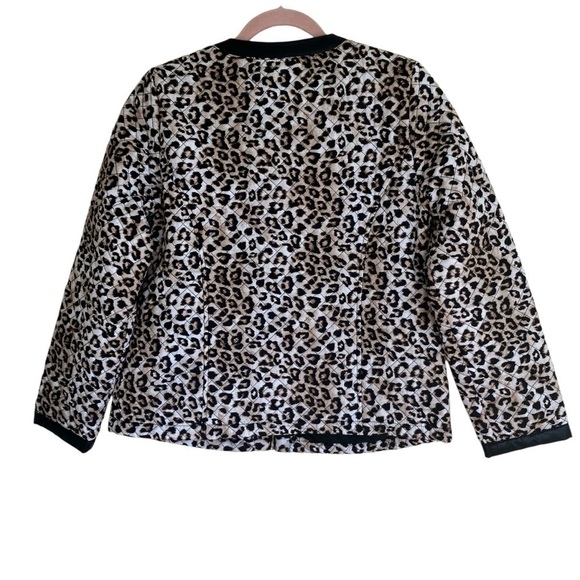 Chico’s Leopard Print Jacket Quilted Fall Jacket Lightweight Zip Up Sz 0 /Small - Picture 3 of 16